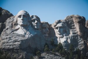 mountain-8322610_1280 (1)